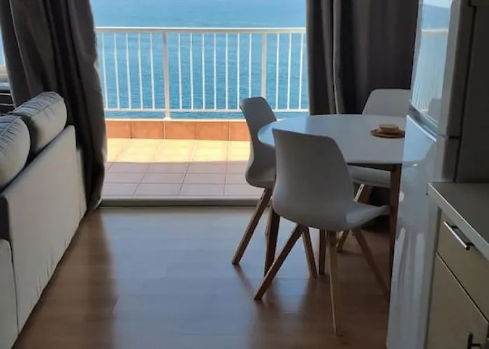 En Plena Costa De * Puerto de la Cruz (Tenerife)